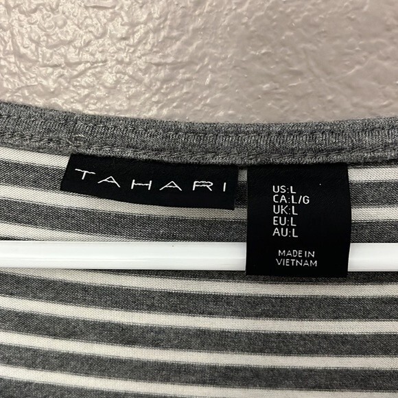 Tahari Women's Grey and White Soft Striped Cap Sleeve Blouse Size Large - Picture 5 of 9